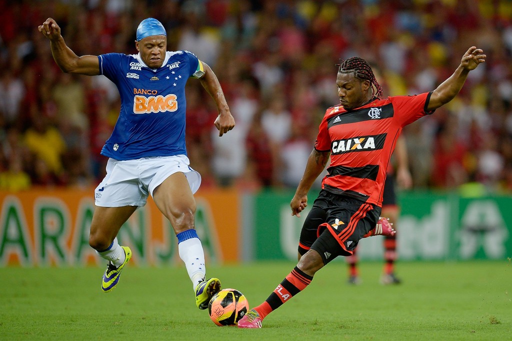 Campeões nacionais em 2013, Flamengo e Cruzeiro se encontraram na última rodada do Brasileirão.