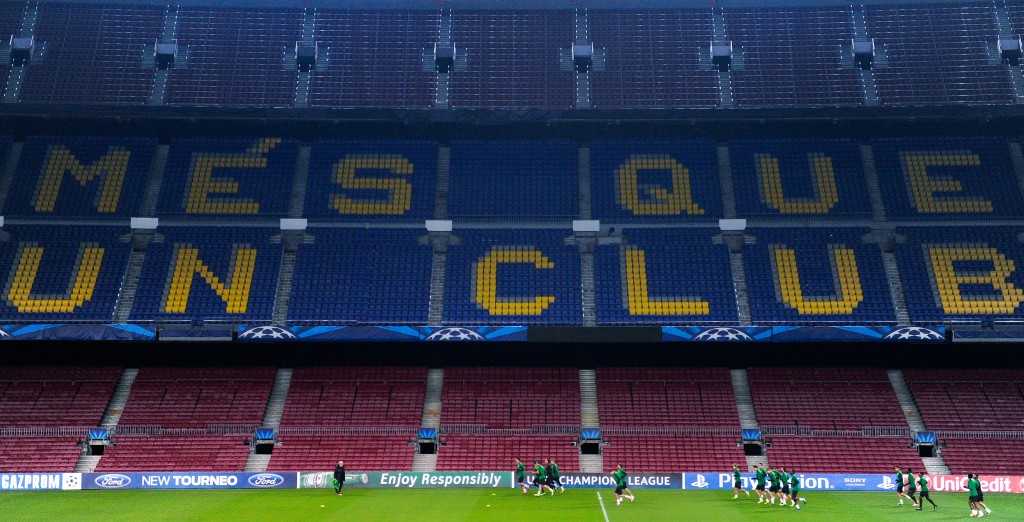 Slogan do clube nas cadeiras do Camp Nou