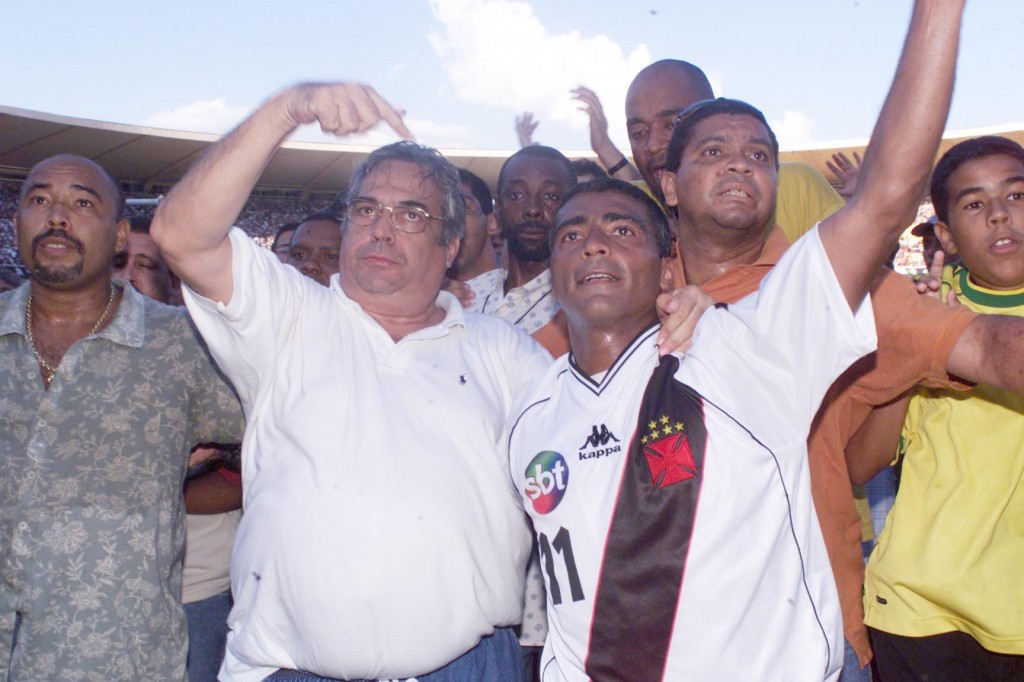 Eurico Miranda e Romário - logo do SBT na frente e nas costas