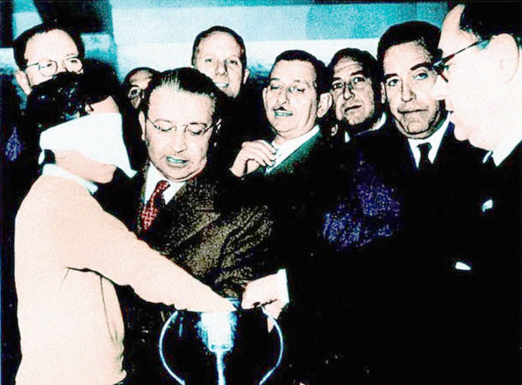 Luigi Gemma no momento do sorteio da vaga para a Copa da Suíça